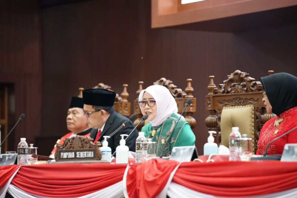 Anik Maslachah ditetapkan jadi Ketua Sementara DPRD Jatim